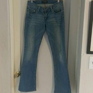 Low-rise, boot cut Levi's Jeans